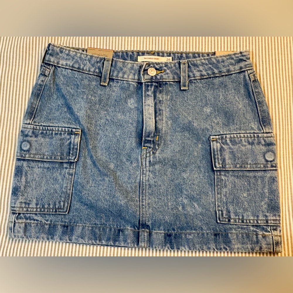 Levi’s ’94 Cargo Mini Skirt